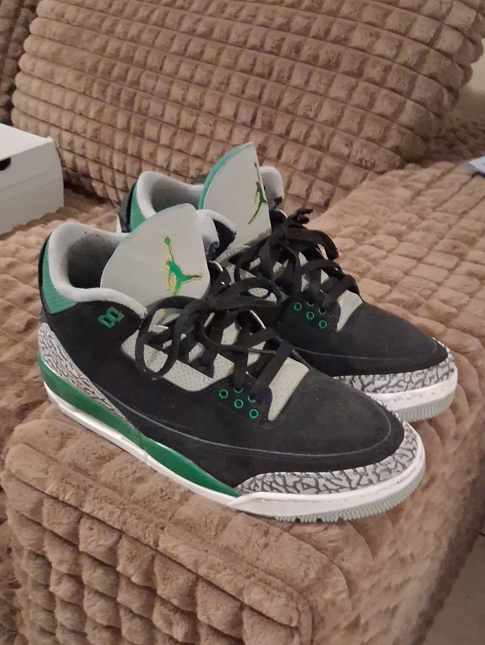 Jordan Men’s Black and Green Retro Lace-Up Sneakers